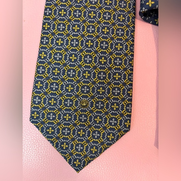 Vintage Gianni Versace Silk Tie Medusa Logo & Gold Geometric Detail - Picture 6 of 7